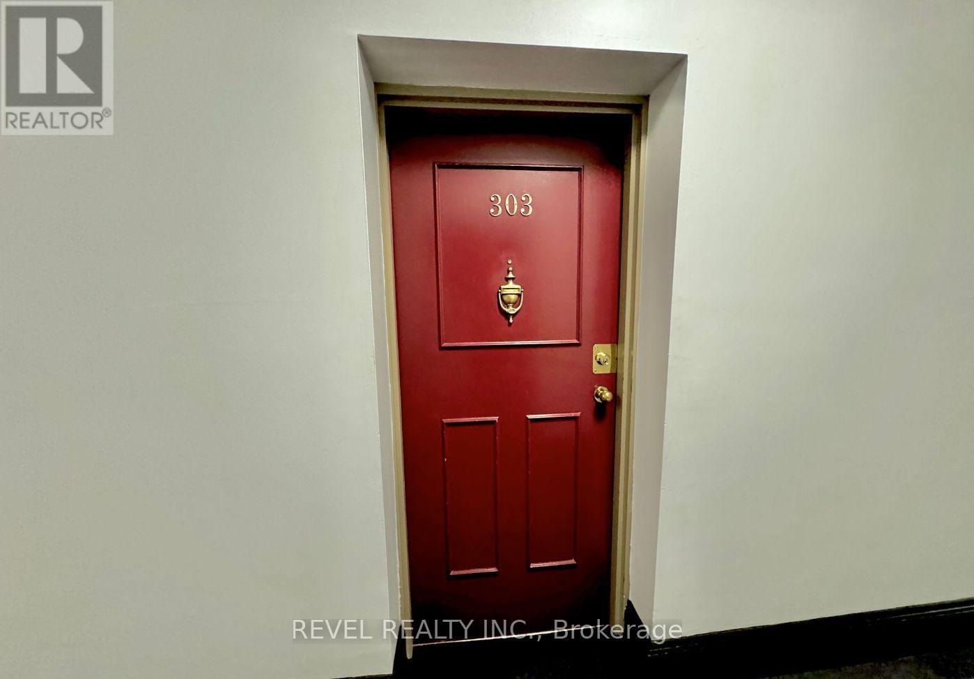 303 - 114 Vaughan Road, Toronto, Ontario  M6C 2M1 - Photo 3 - C12105930