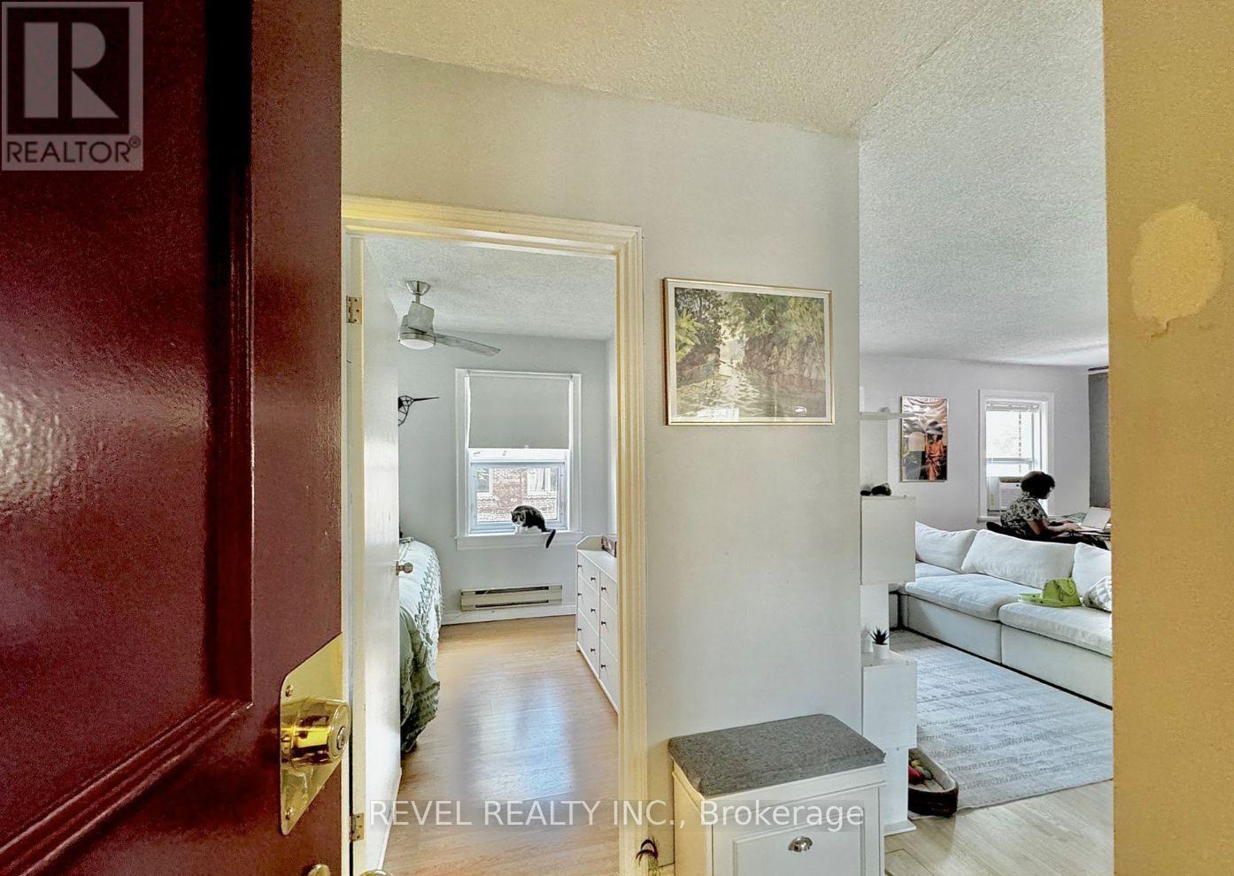 303 - 114 Vaughan Road, Toronto, Ontario  M6C 2M1 - Photo 4 - C12105930