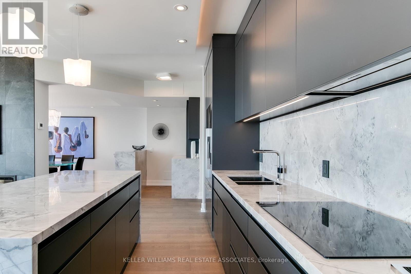 1002 - 90 Stadium Road, Toronto, Ontario  M5V 3W5 - Photo 11 - C12111423