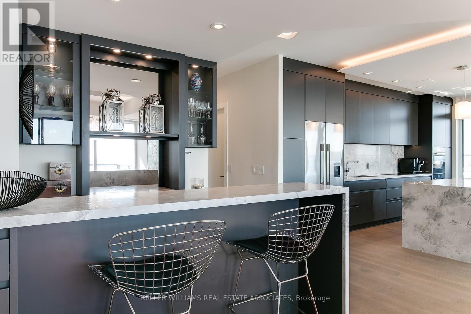 1002 - 90 Stadium Road, Toronto, Ontario  M5V 3W5 - Photo 14 - C12111423