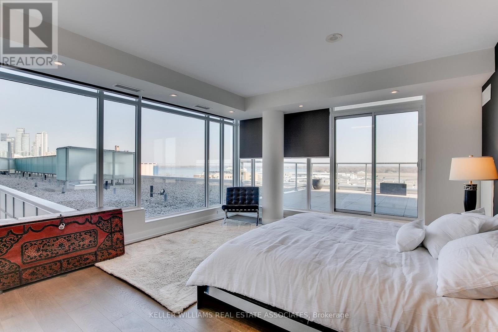 1002 - 90 Stadium Road, Toronto, Ontario  M5V 3W5 - Photo 17 - C12111423