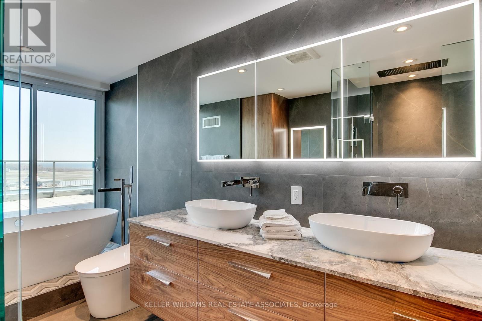 1002 - 90 Stadium Road, Toronto, Ontario  M5V 3W5 - Photo 34 - C12111423