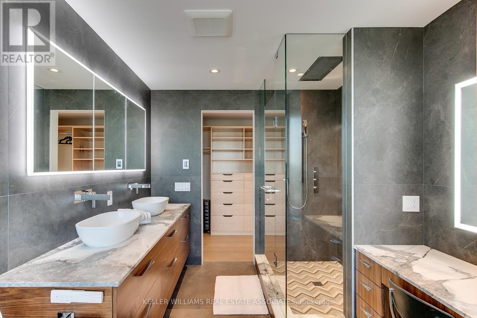 1002 - 90 Stadium Road, Toronto, Ontario  M5V 3W5 - Photo 38 - C12111423