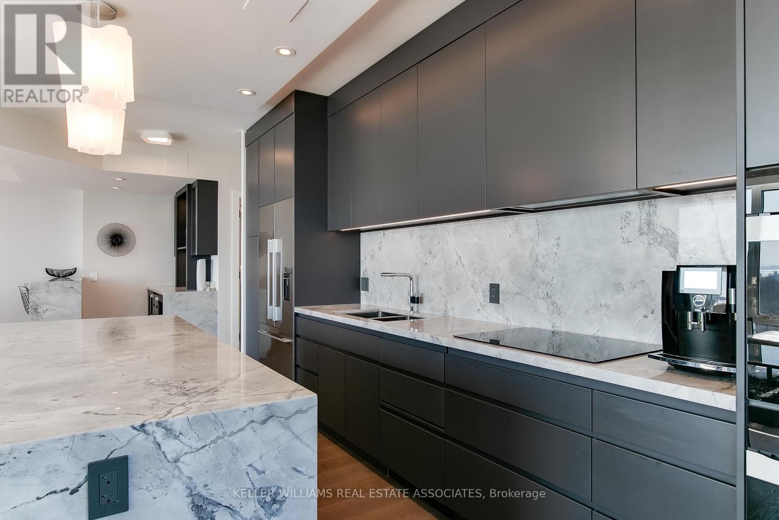 1002 - 90 Stadium Road, Toronto, Ontario  M5V 3W5 - Photo 7 - C12111423