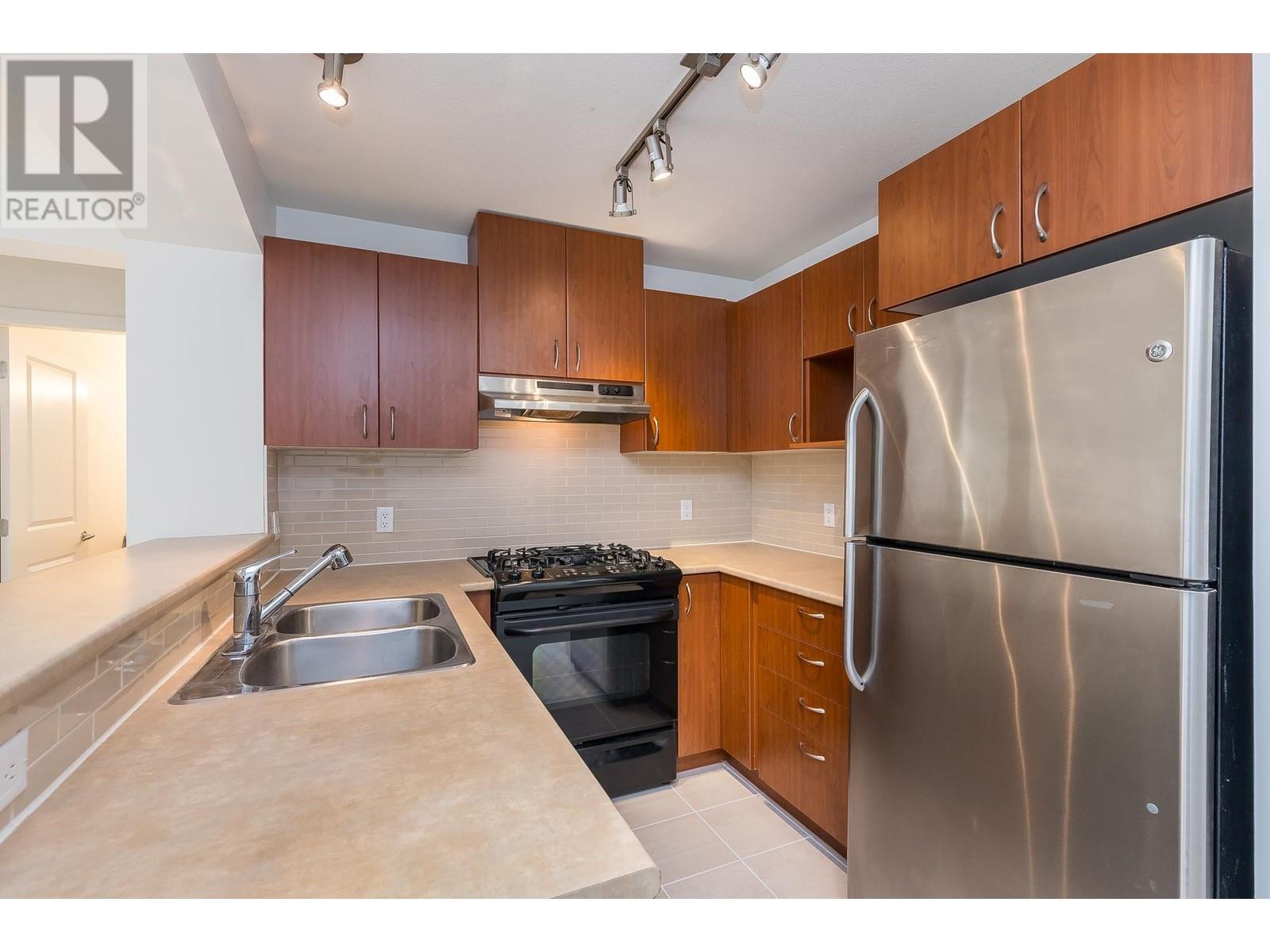 408 9233 Government Street, Burnaby, British Columbia  V3N 0A3 - Photo 8 - R2994804