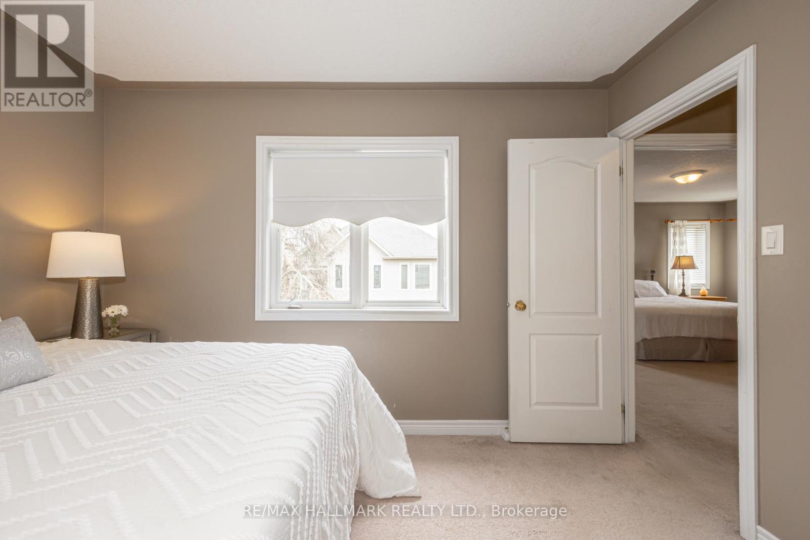 28 Kensington Trail, Barrie, Ontario  L4N 0K5 - Photo 24 - S12106486