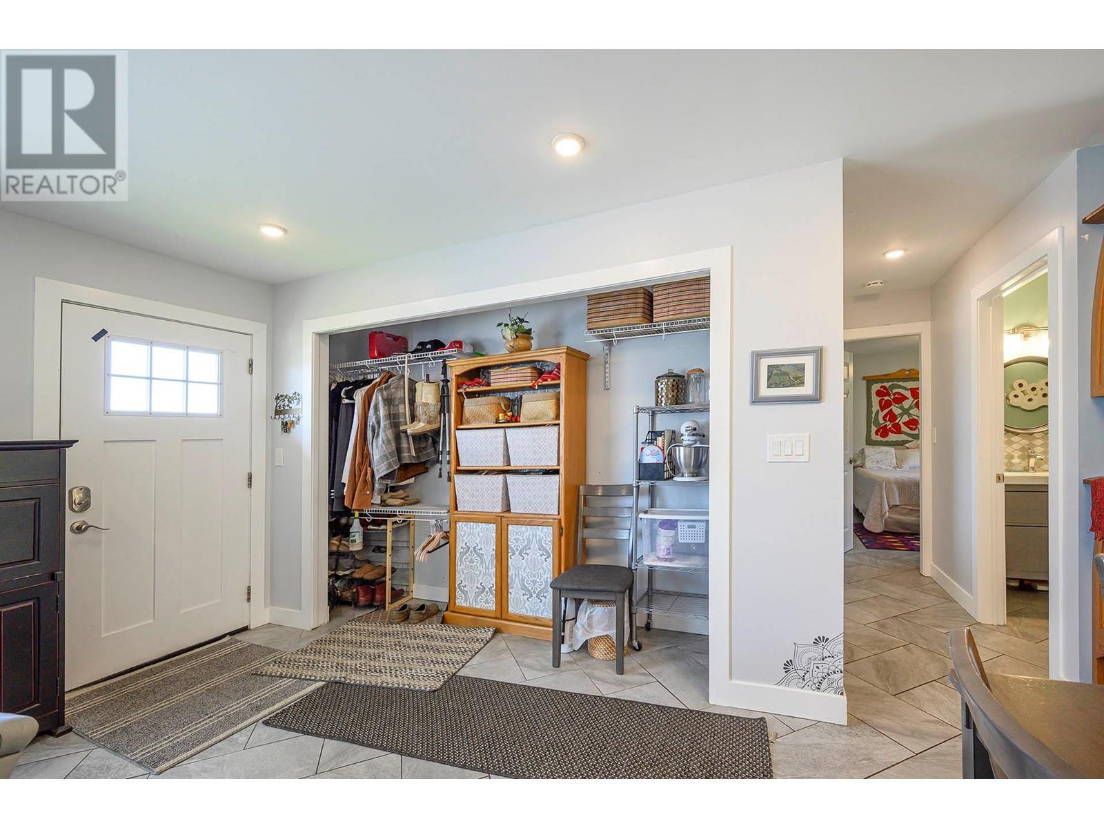 Property at 925 Fraser Street image 3