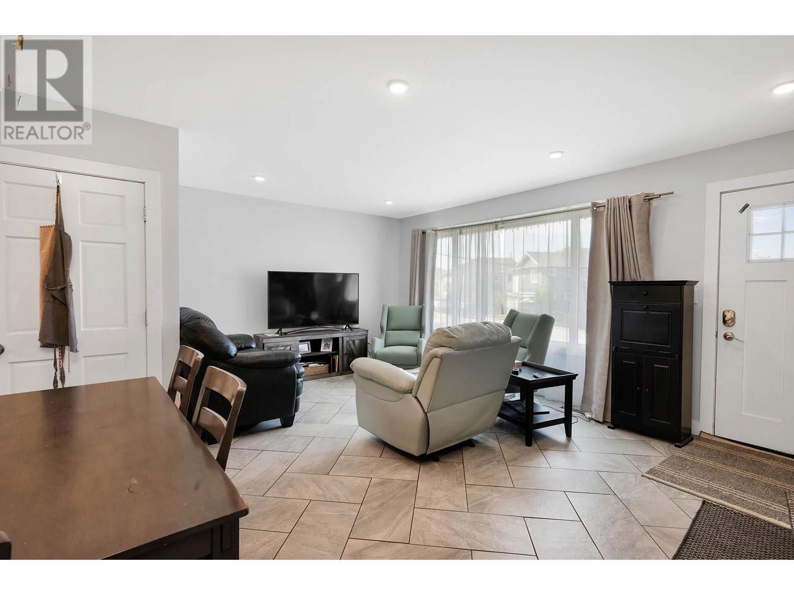 Property at 925 Fraser Street image 5