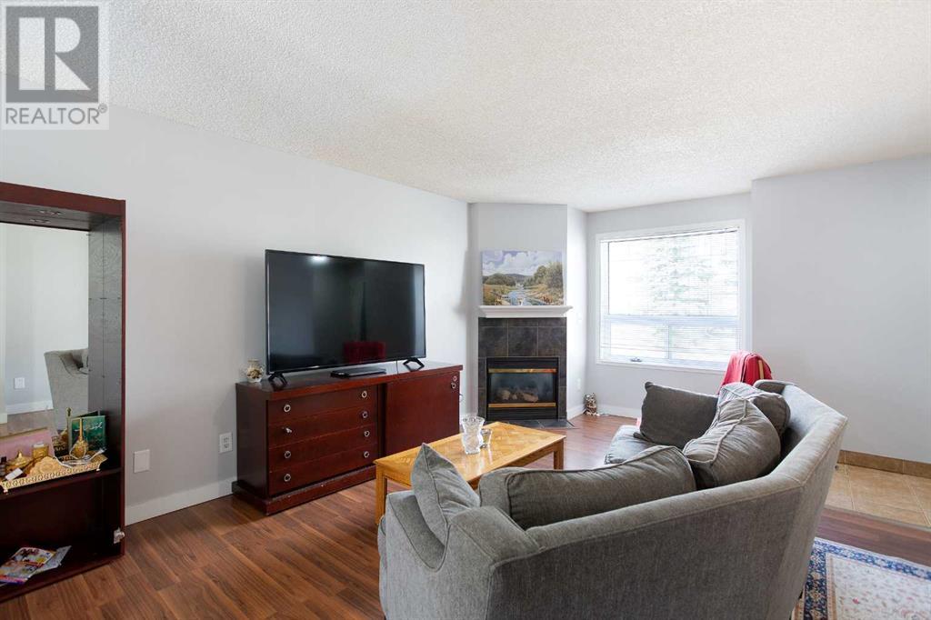 Property at 1005, 111 Tarawood Lane NE image 4