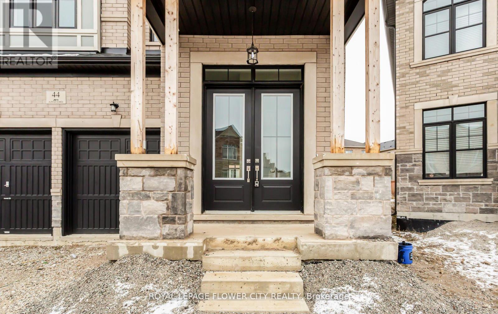 Property at 44 ROYAL FERN CRESCENT image 2