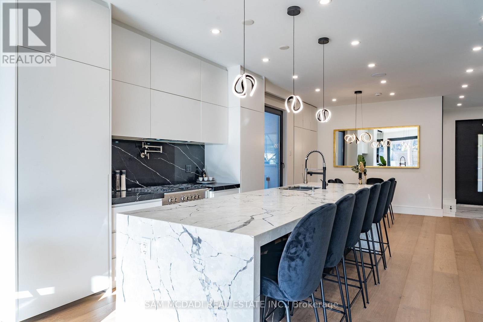 40 Sixth Street, Toronto, Ontario  M8V 3A2 - Photo 8 - W12111475