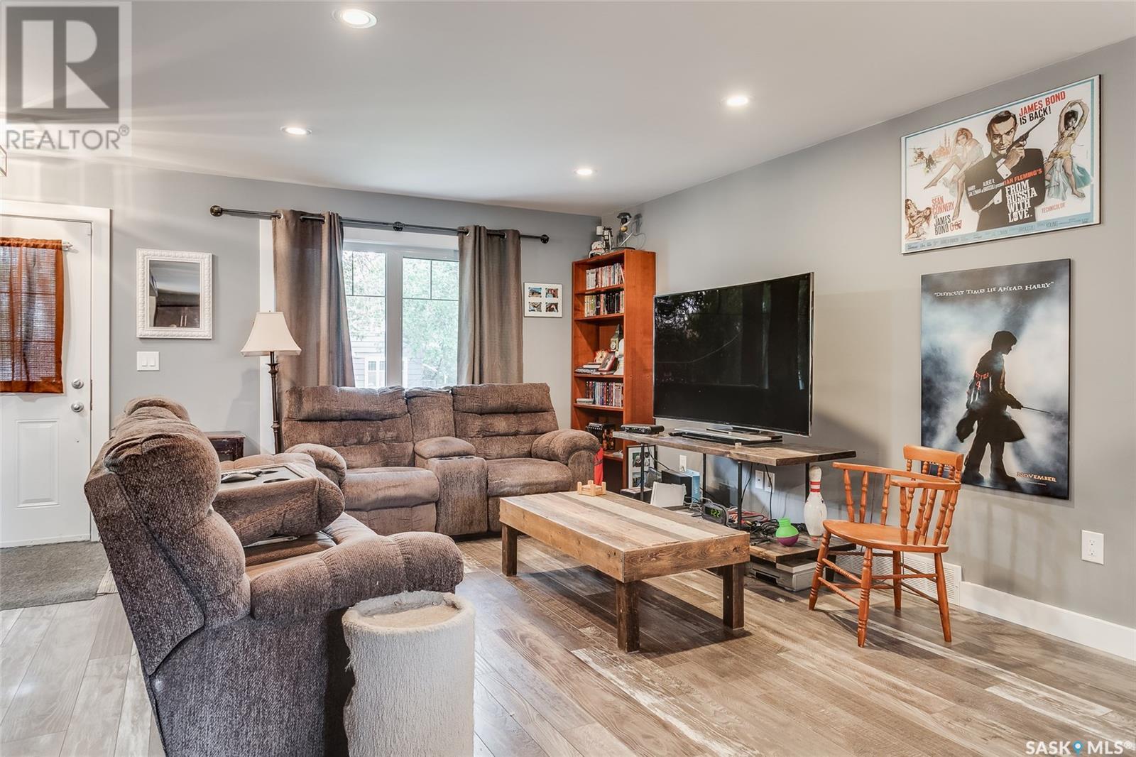 Property at 415 G AVENUE S image 4