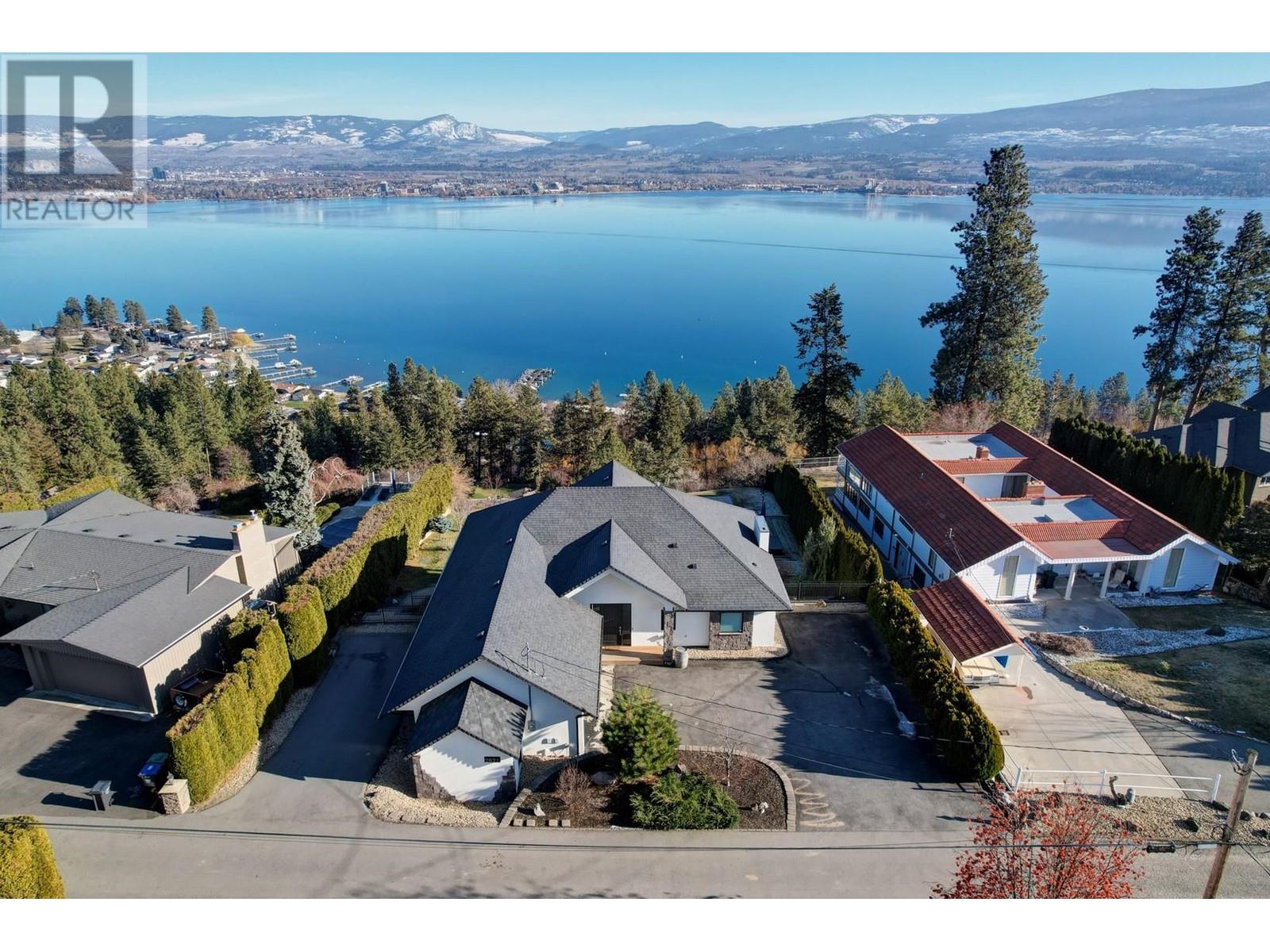Property at 2821 Lakeview Road image 3