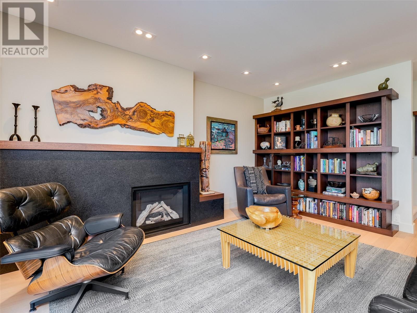 603 2829 Arbutus Rd, Saanich, British Columbia  V8N 5X5 - Photo 8 - 996897
