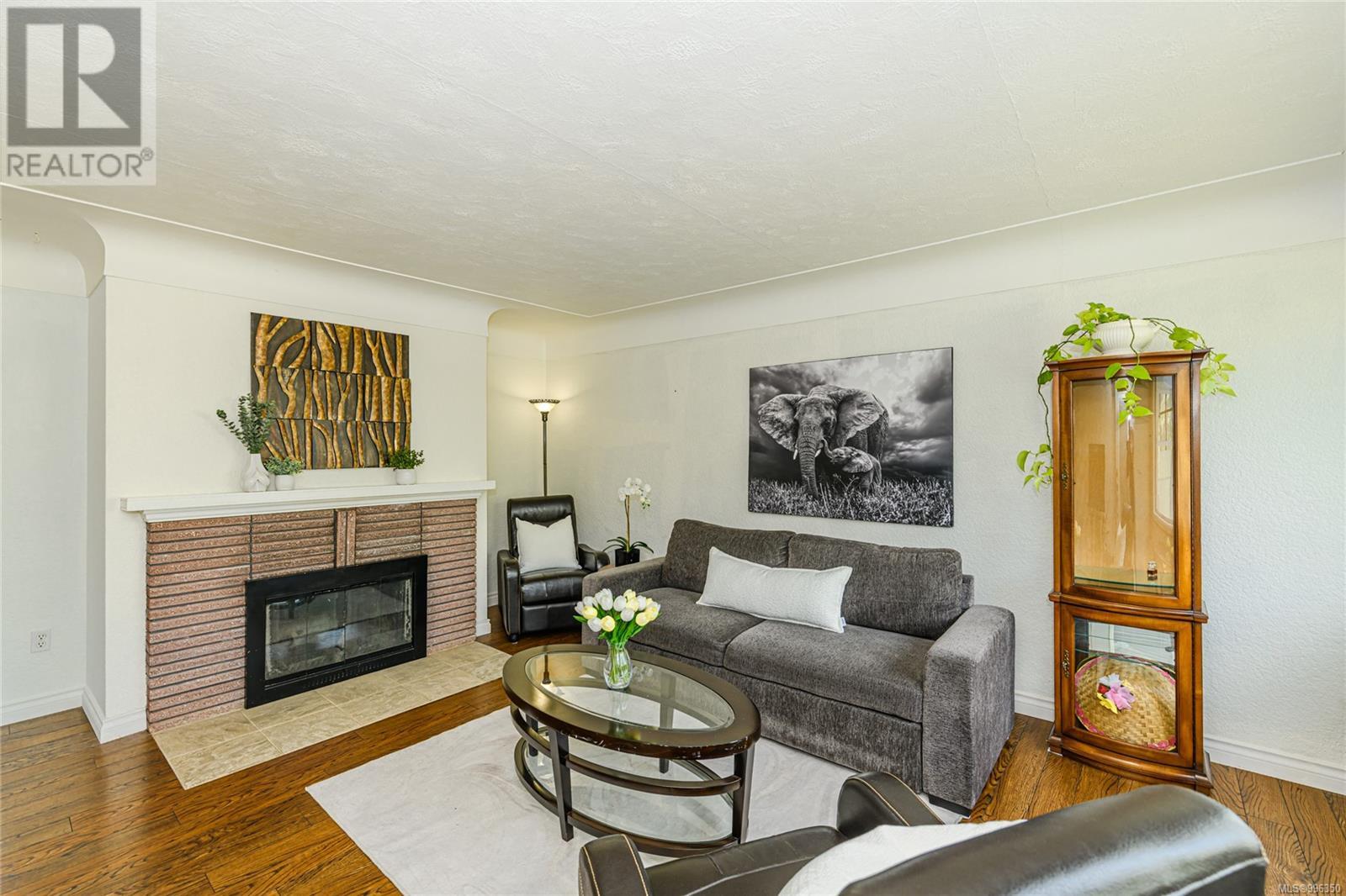 999 Leslie Dr, Saanich, British Columbia  V8X 2Y7 - Photo 4 - 996350
