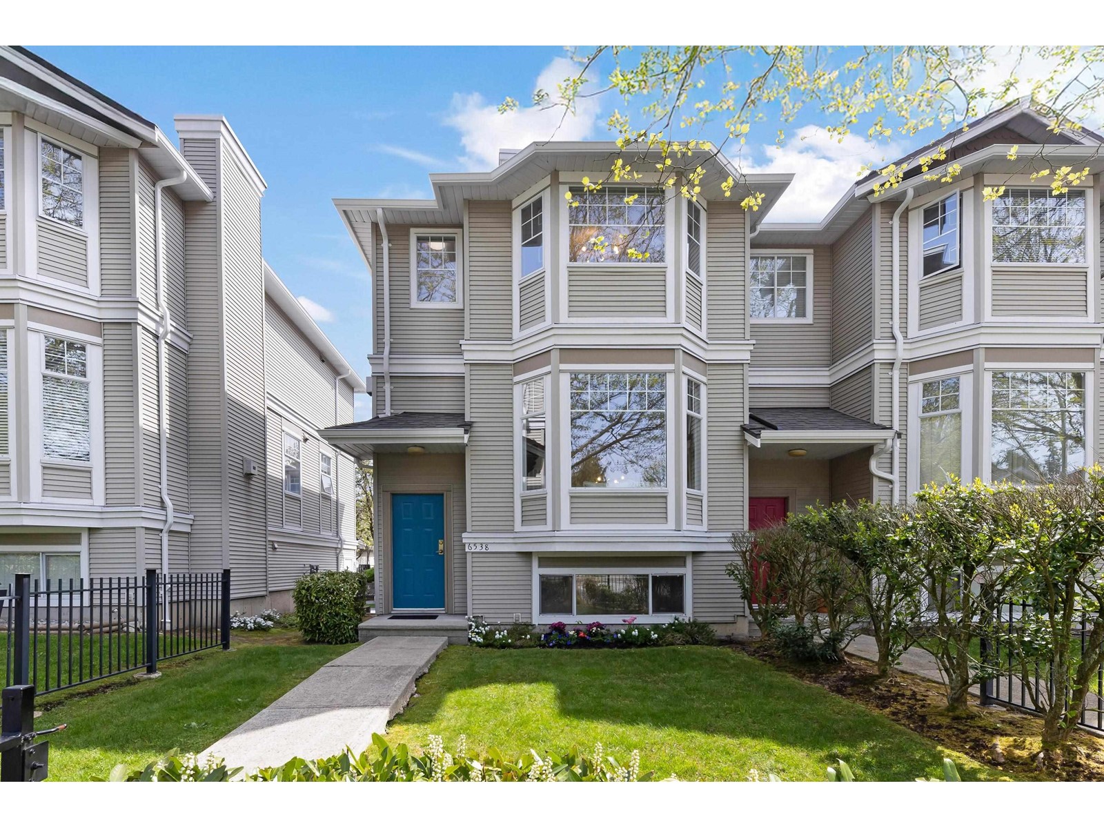 6538 121 STREET, Surrey, British Columbia