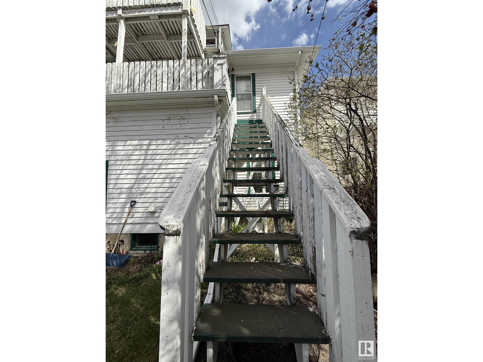 Property at 11426 94 ST NW image 1