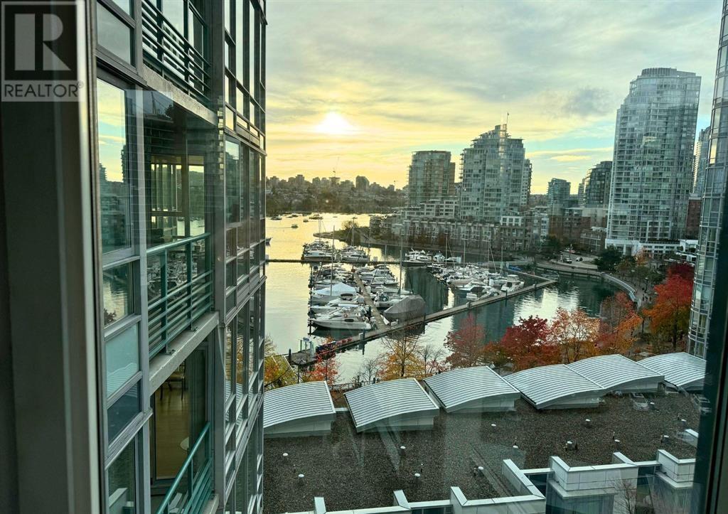 1101 1033 Marinaside Crescent, Vancouver, British Columbia  V6Z 3A3 - Photo 2 - R2996013