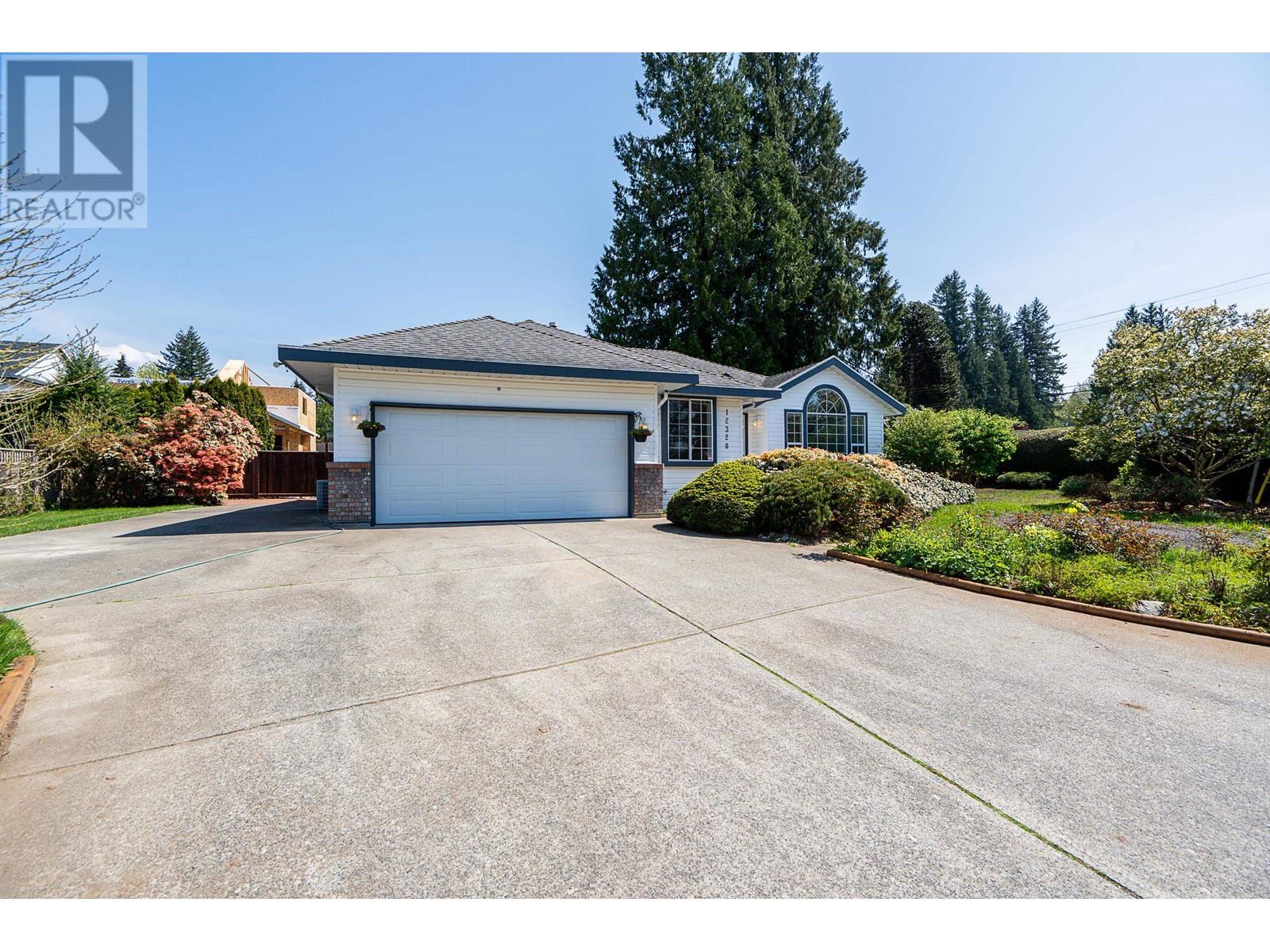 12320 206 Street, Maple Ridge, British Columbia  V2X 0M6 - Photo 1 - R2996042