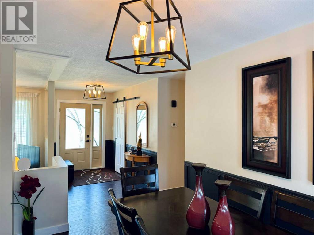 Property at 2 Chinook Heights S image 4