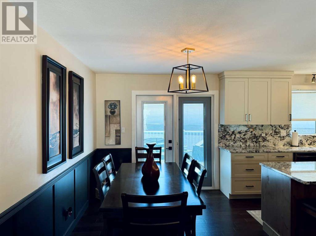 Property at 2 Chinook Heights S image 5