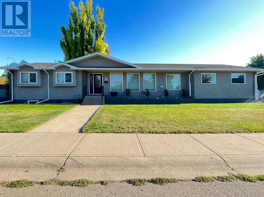 Property at 2 Chinook Heights S image 1