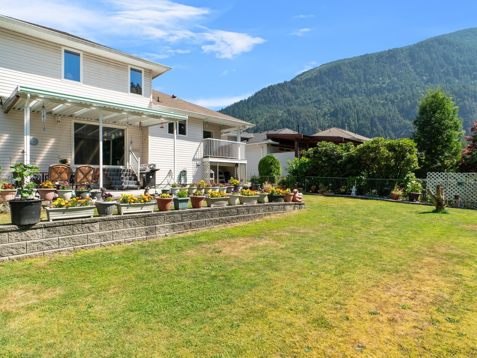 336 Chestnut Avenue, Harrison Hot Springs, Harrison Hot Springs, British Columbia  V0M 1K0 - Photo 31 - R2975332