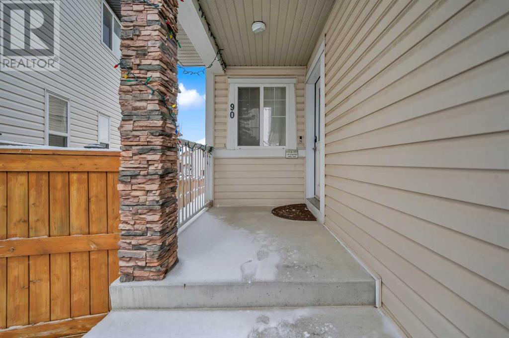 Property at 90 Panamount Plaza image 4