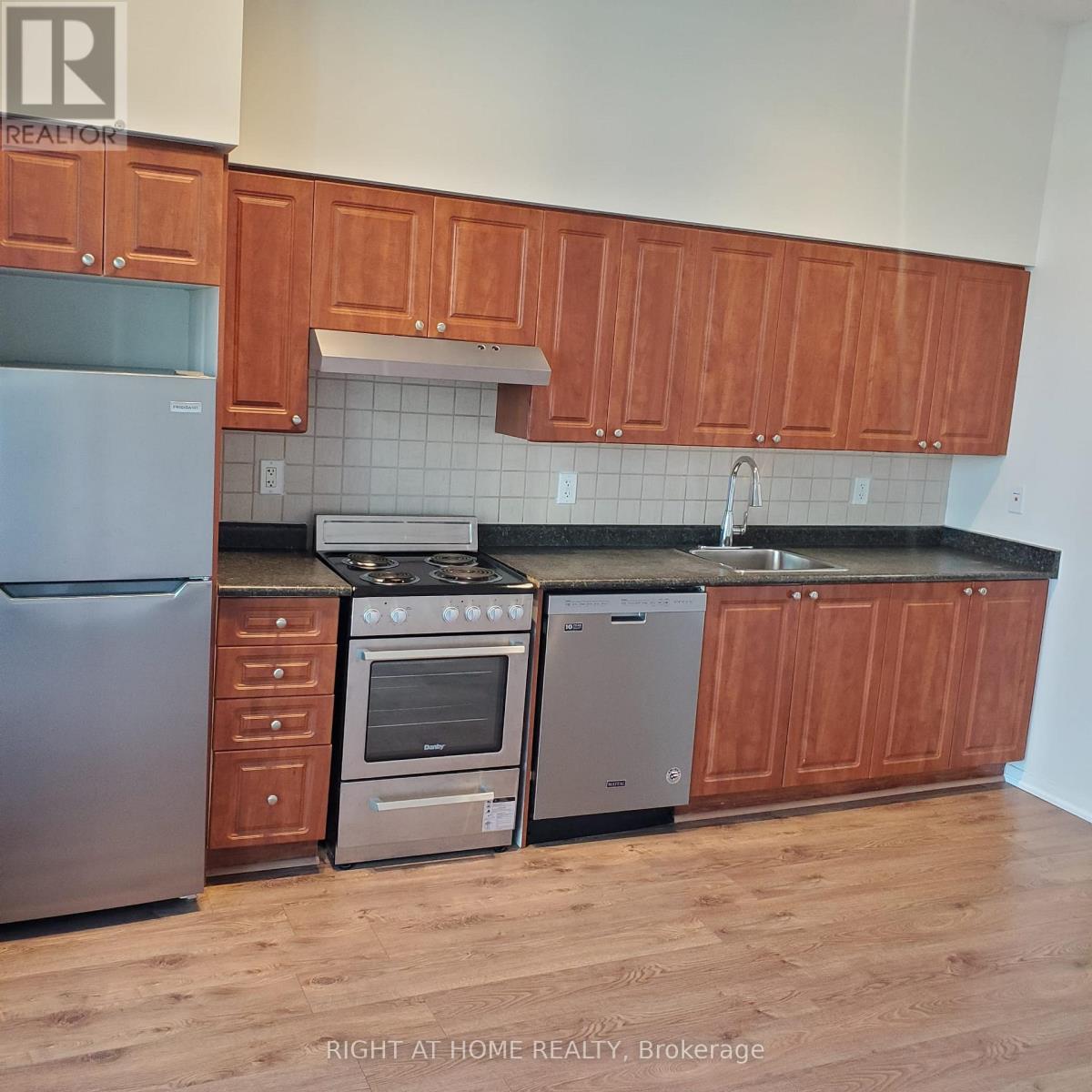 115 - 231 Fort York Boulevard, Toronto, Ontario  M5V 1B2 - Photo 4 - C12068070