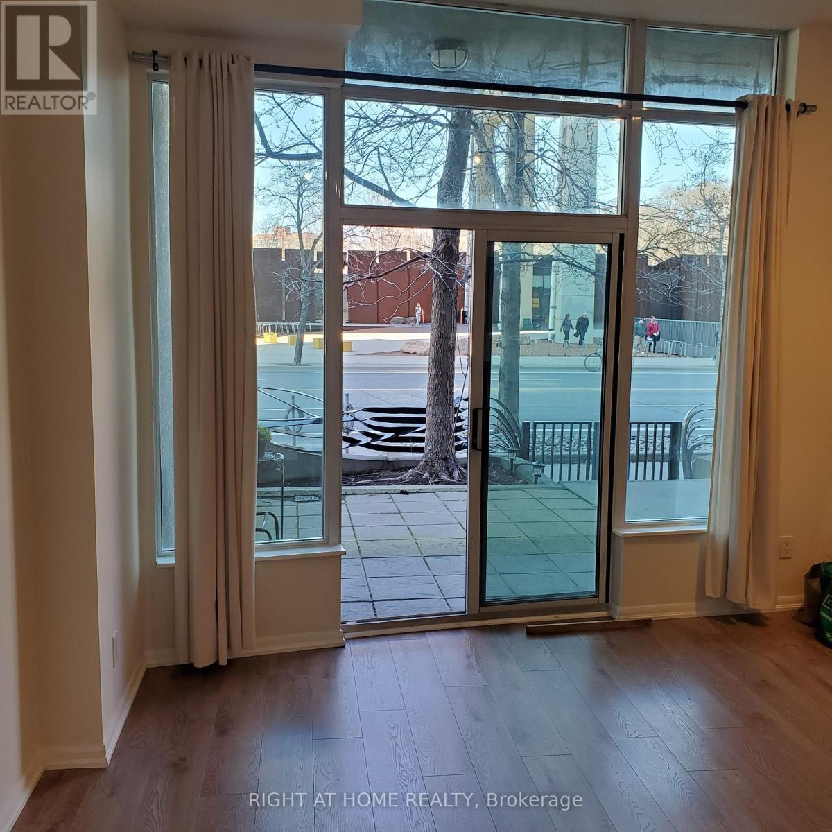 115 - 231 Fort York Boulevard, Toronto, Ontario  M5V 1B2 - Photo 5 - C12068070