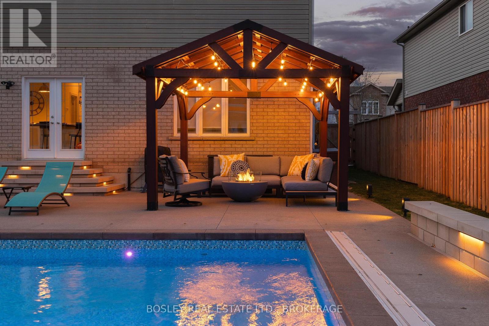 Property at 8 DAMSON STREET image 2