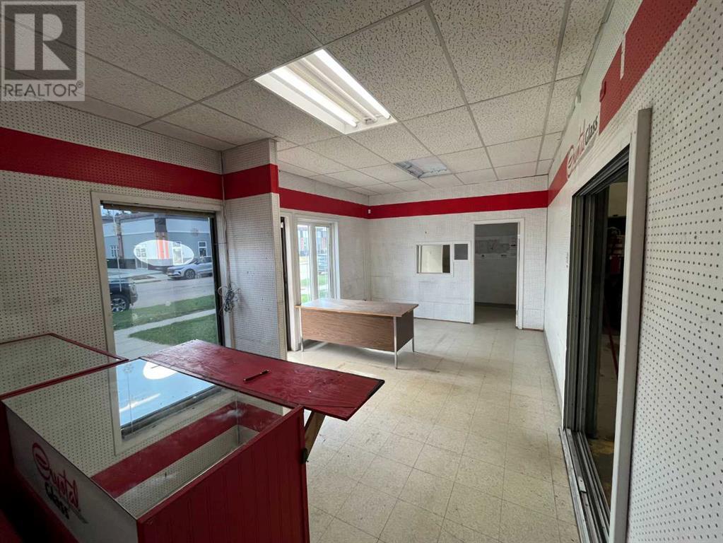 5008 46 Ave, Ponoka, Alberta  T4J 1G1 - Photo 3 - A2215575