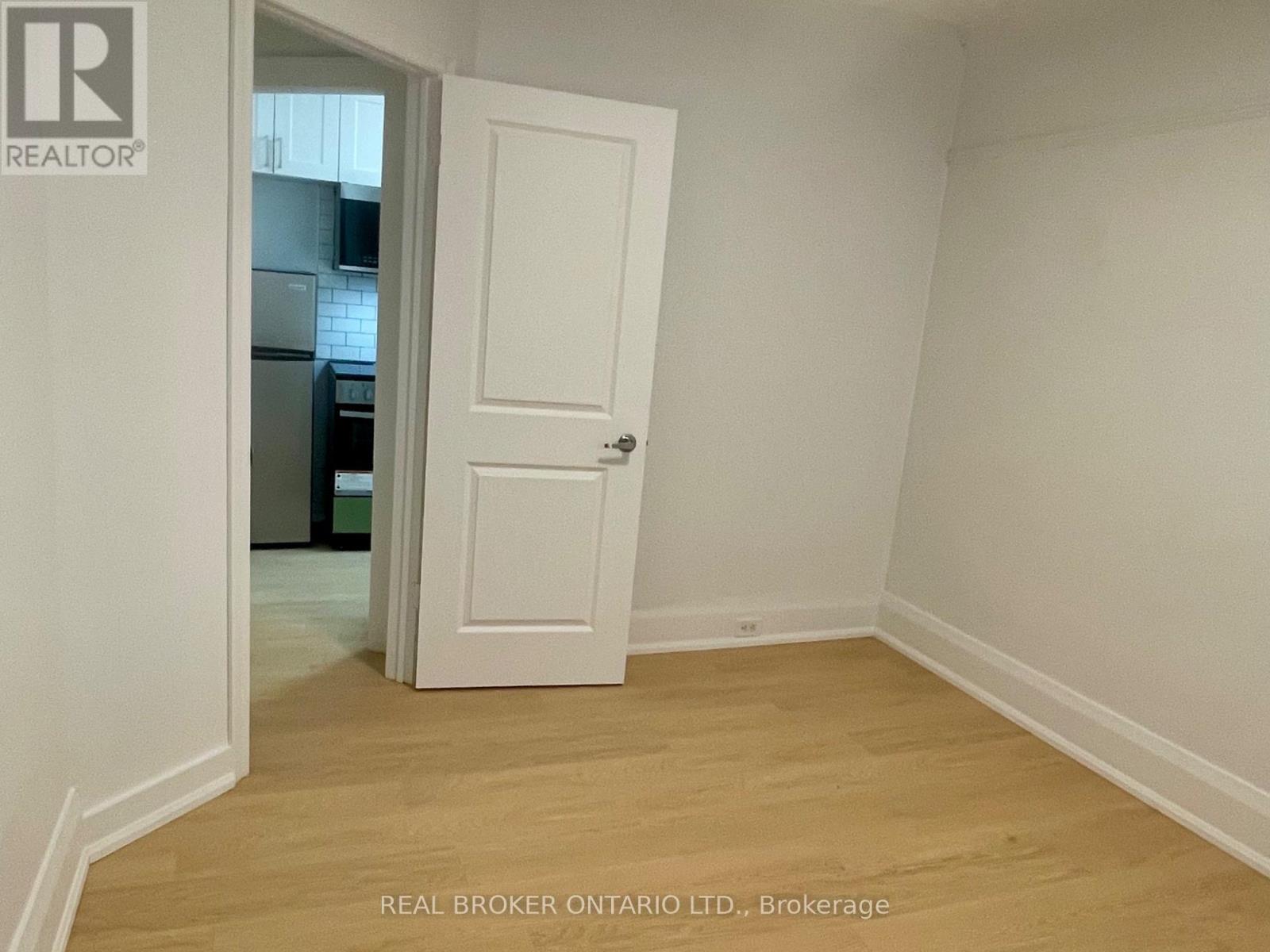 3 - 2 Broadway Avenue, Toronto, Ontario  M4P 1T4 - Photo 8 - C12111509