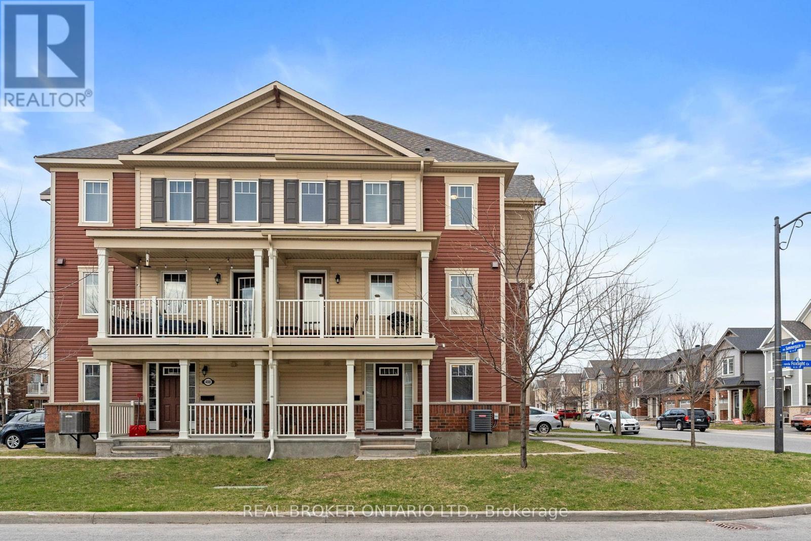 Property at 769 SUMMERGAZE STREET image 3