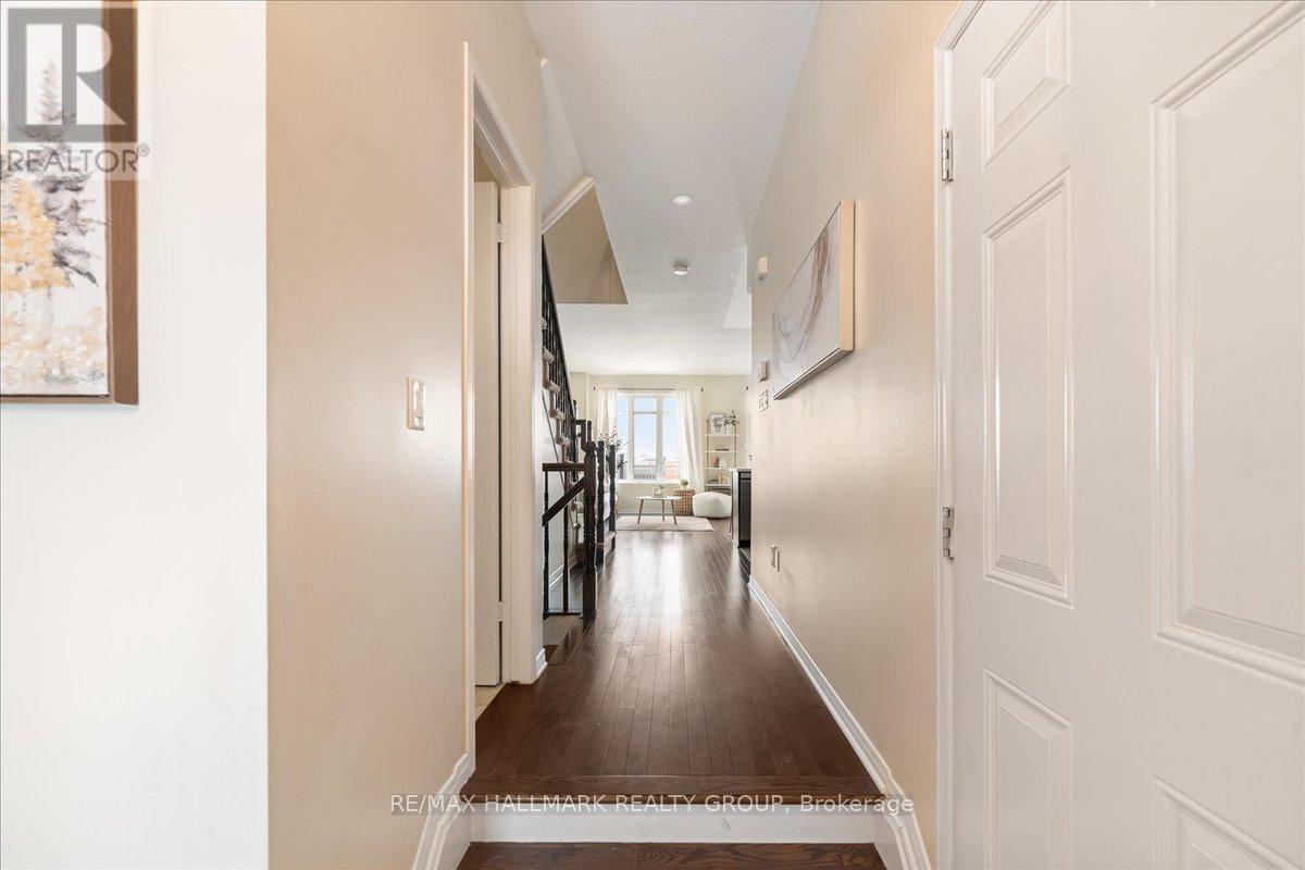 1780 Plainridge Crescent, Ottawa, Ontario  K4A 0L9 - Photo 2 - X12111541