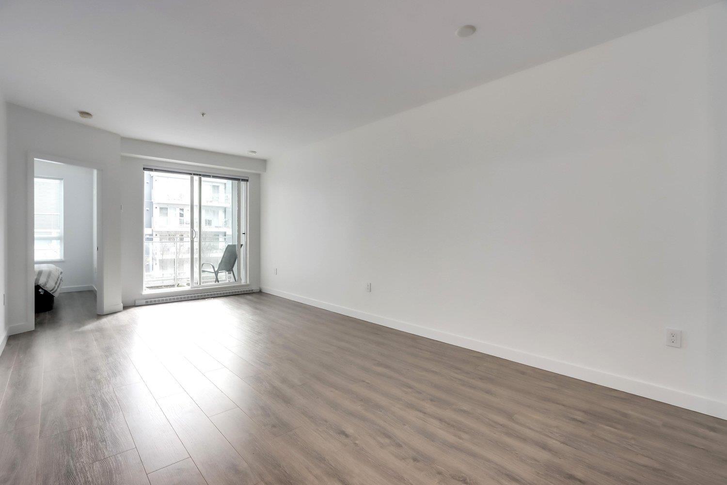 210 13963 105 Boulevard, Surrey, British Columbia  V3T 0M9 - Photo 2 - R2987803