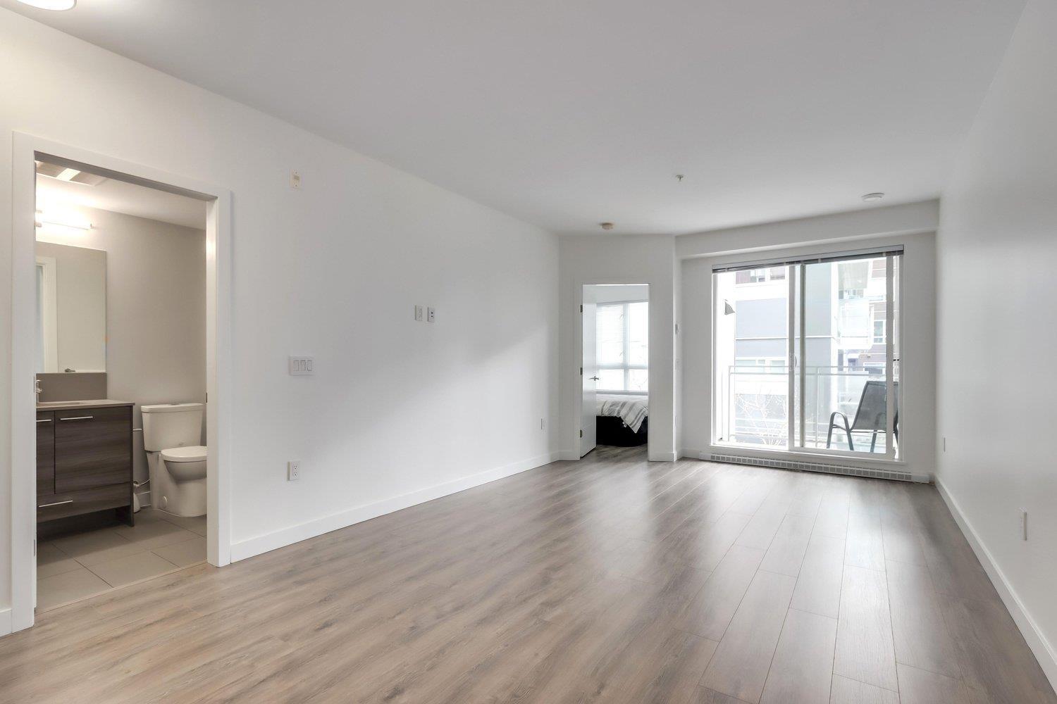 210 13963 105 Boulevard, Surrey, British Columbia  V3T 0M9 - Photo 4 - R2987803
