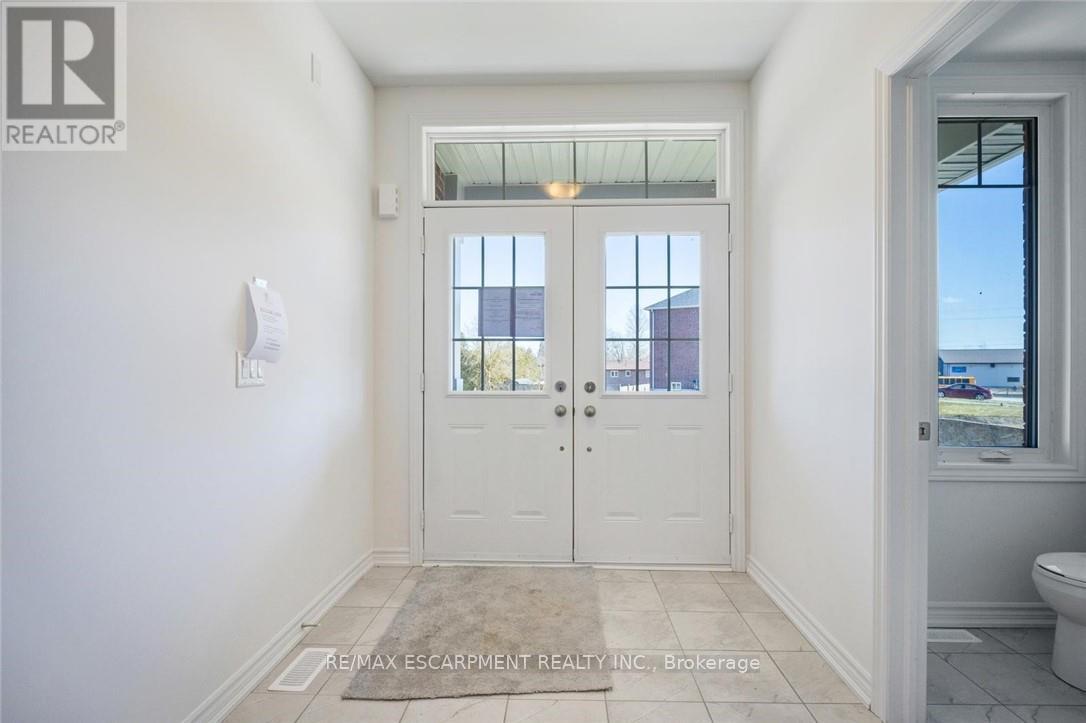 4 Corbett Street, Southgate, Ontario  N0C 1B0 - Photo 4 - X12111513
