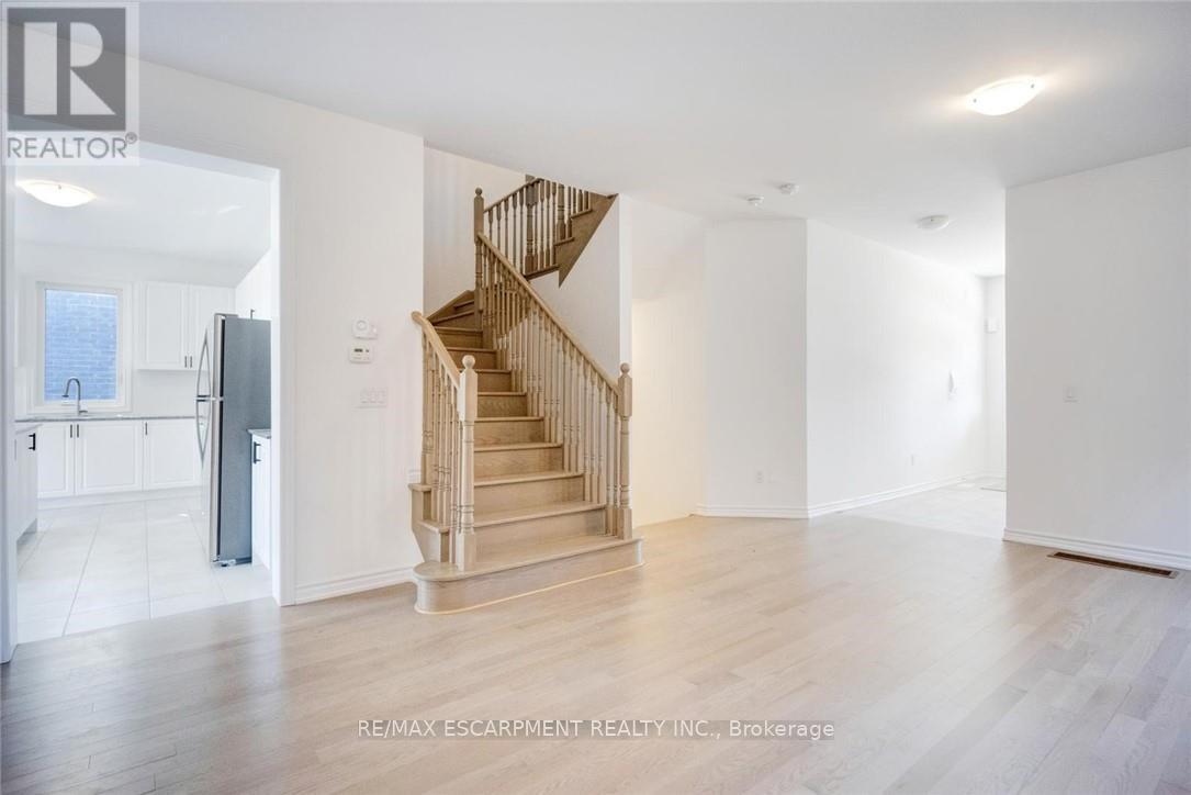 4 Corbett Street, Southgate, Ontario  N0C 1B0 - Photo 6 - X12111513