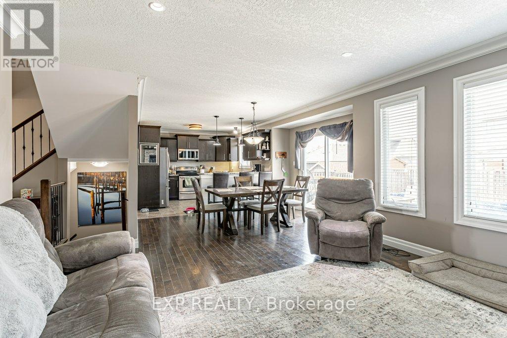8 Oliver Crescent, Zorra, Ontario  N0M 2M0 - Photo 9 - X12110051