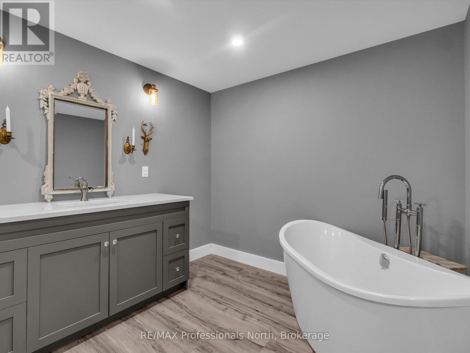 21 Dairy Lane, Huntsville, Ontario  P1H 1L4 - Photo 27 - X12111556