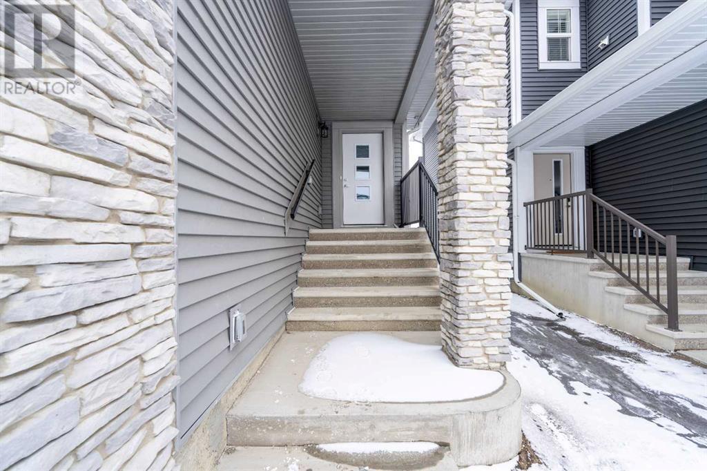 Property at 70 Cobbleridge Place SW image 3