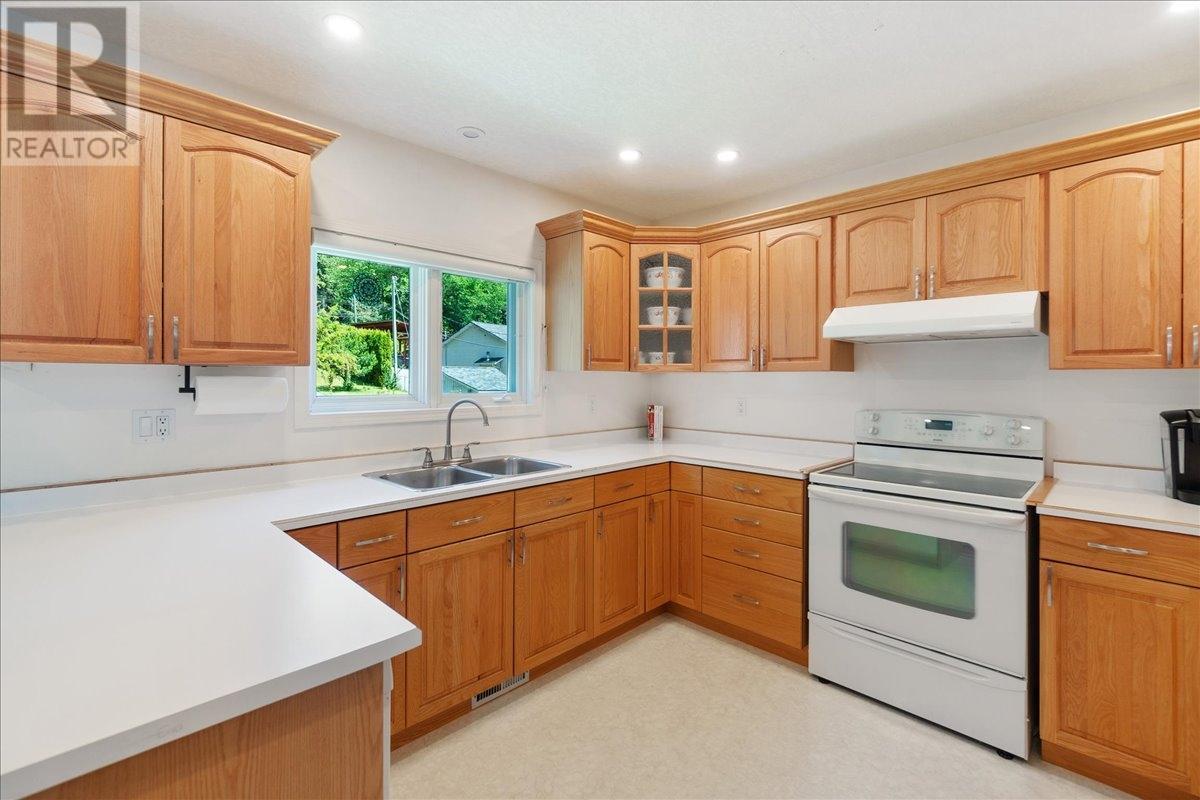7620 3a Highway, Balfour, British Columbia  V0G 1C0 - Photo 6 - 10331568