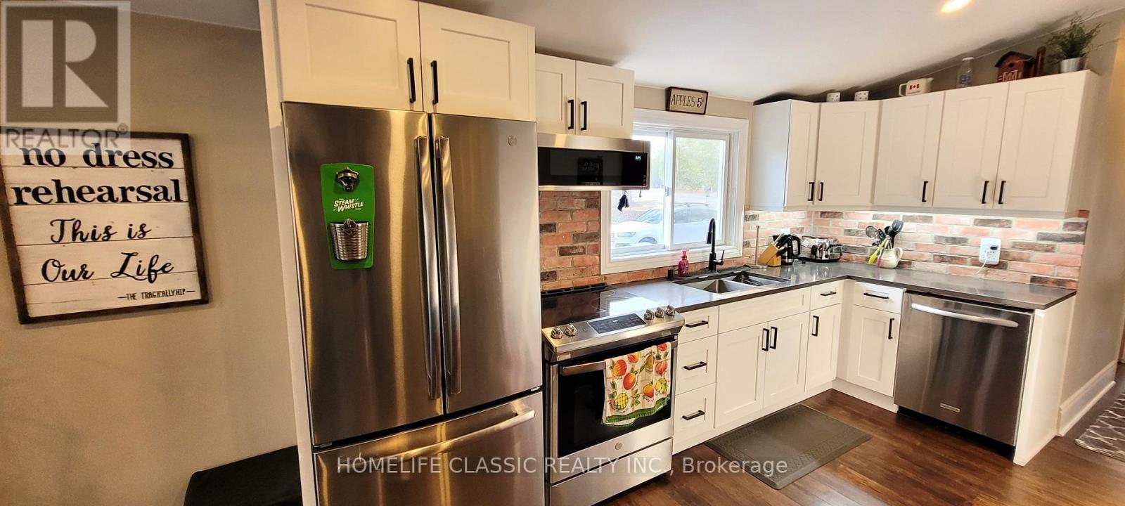 800 Oxbow Park Drive, Wasaga Beach, Ontario  L9Z 2V1 - Photo 8 - S12094477