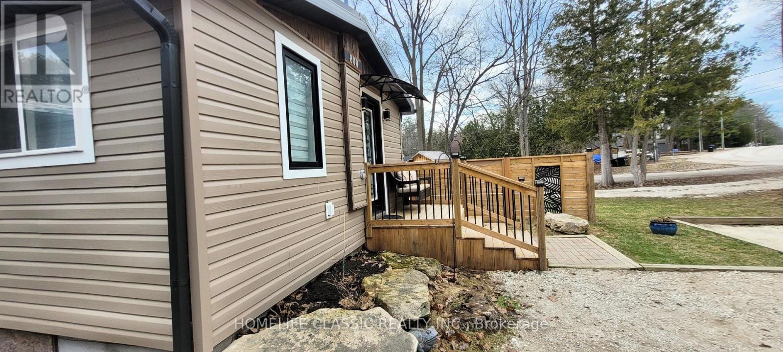 800 Oxbow Park Drive, Wasaga Beach, Ontario  L9Z 2V1 - Photo 5 - S12094477
