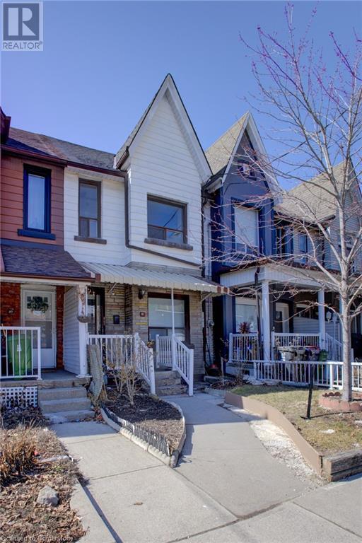 Property at 82 UXBRIDGE Avenue image 2