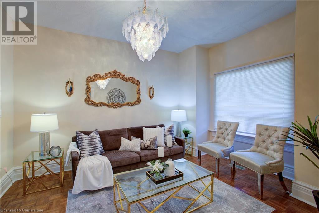 Property at 82 UXBRIDGE Avenue image 5