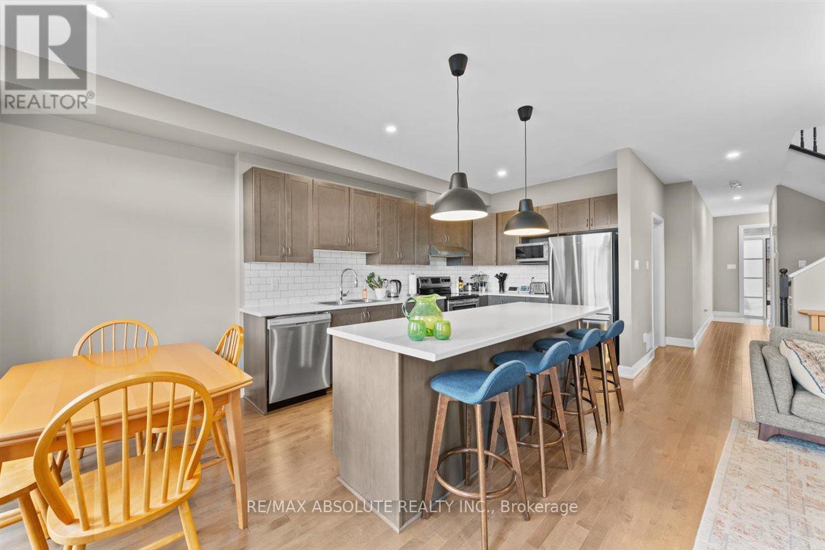169 Bandelier Way, Ottawa, Ontario  K2S 2J5 - Photo 11 - X12111572