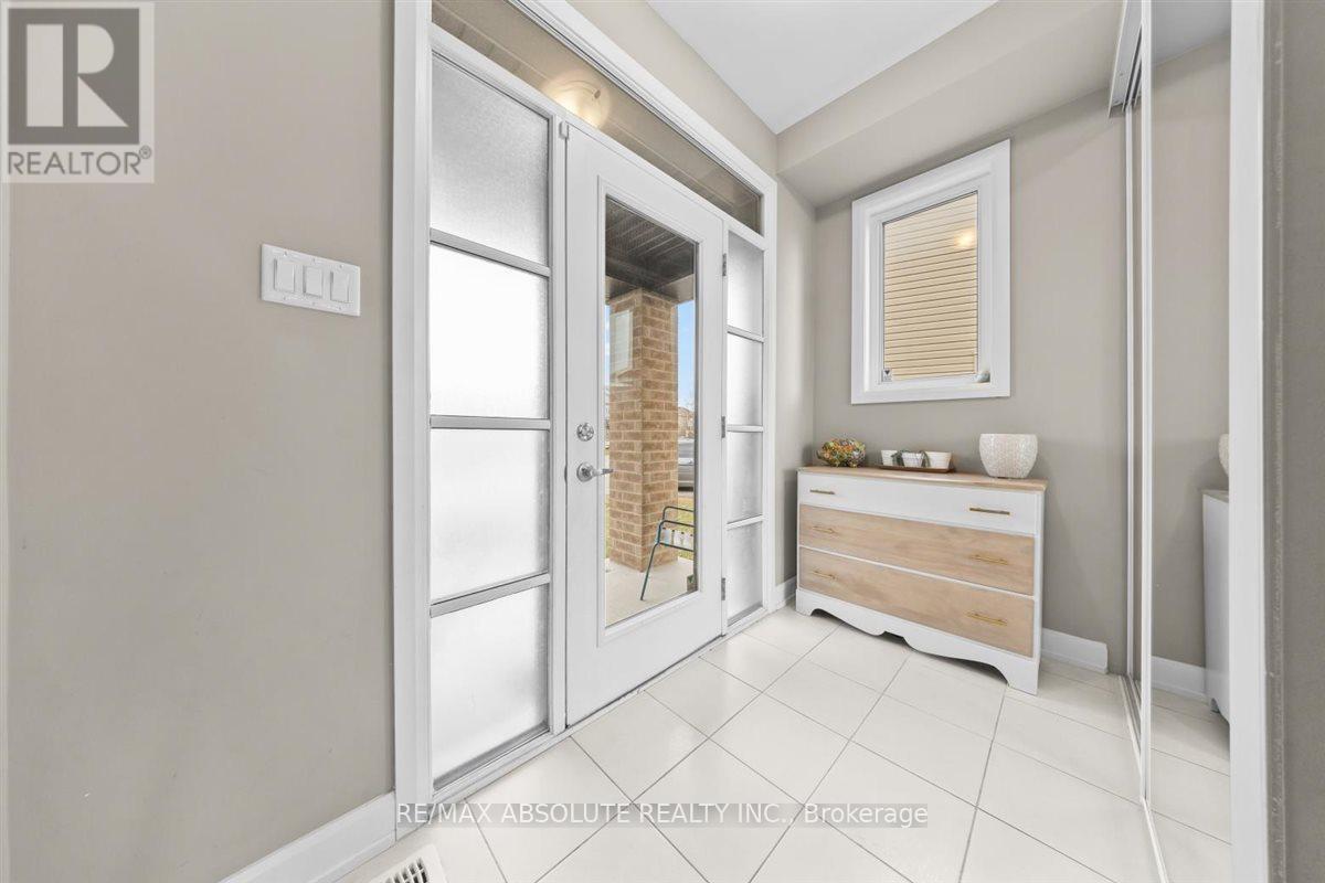 169 Bandelier Way, Ottawa, Ontario  K2S 2J5 - Photo 3 - X12111572