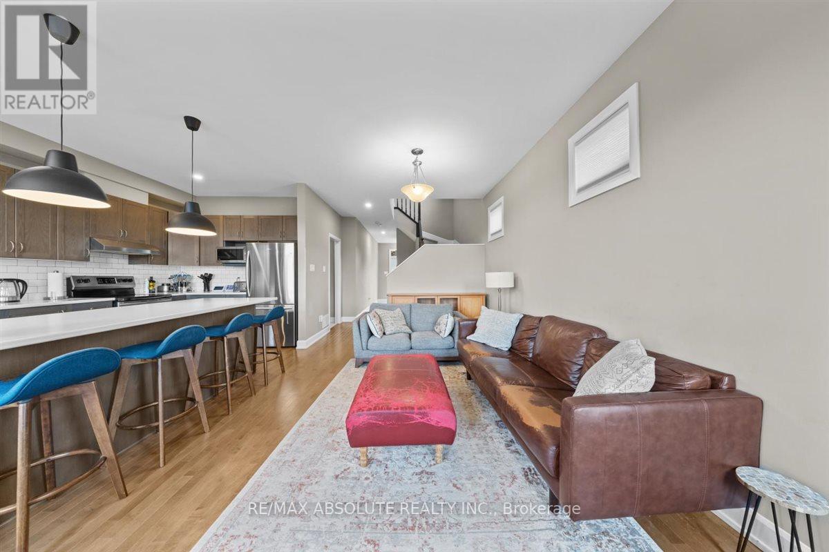 169 Bandelier Way, Ottawa, Ontario  K2S 2J5 - Photo 8 - X12111572